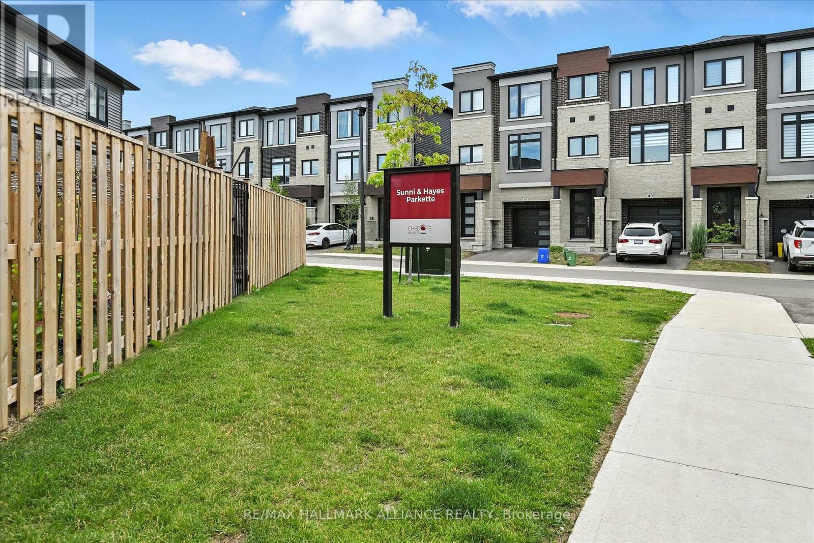 Single Family House for Sale in  SOUTHAM LANE Hamilton (Mountview) 