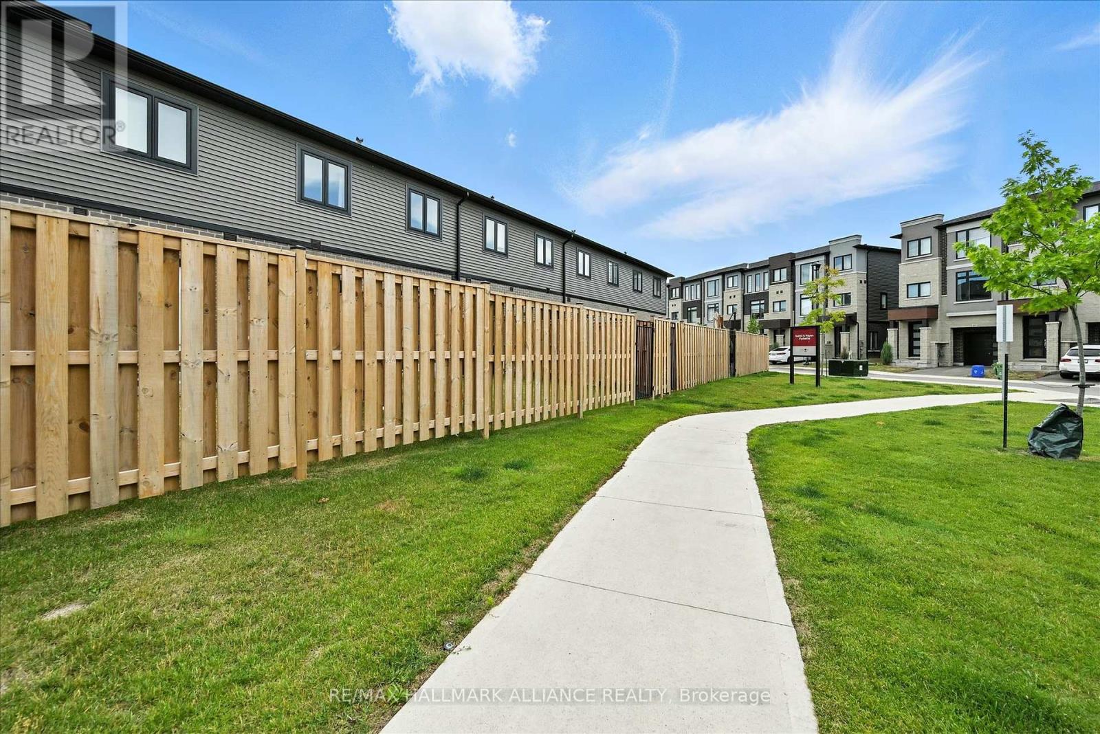 Single Family House for Sale in  SOUTHAM LANE Hamilton (Mountview) 