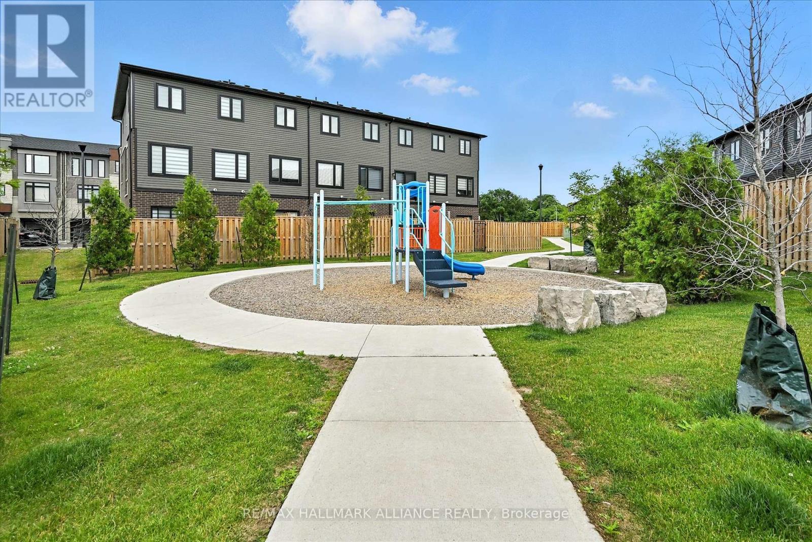 Single Family House for Sale in  SOUTHAM LANE Hamilton (Mountview) 