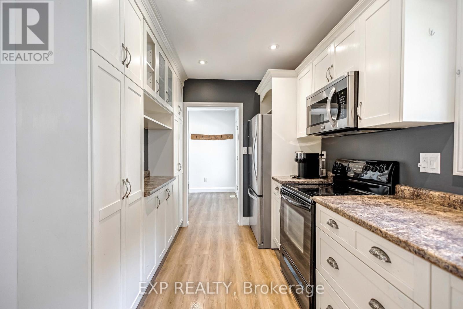 Photo 1 of 5585 Belmont Avenue, Niagara Falls ON