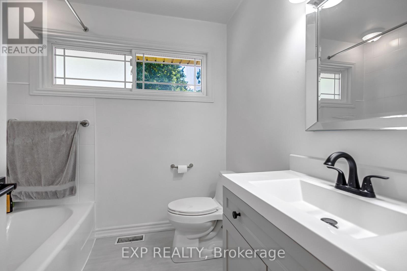 Photo 4 of 5585 Belmont Avenue, Niagara Falls ON
