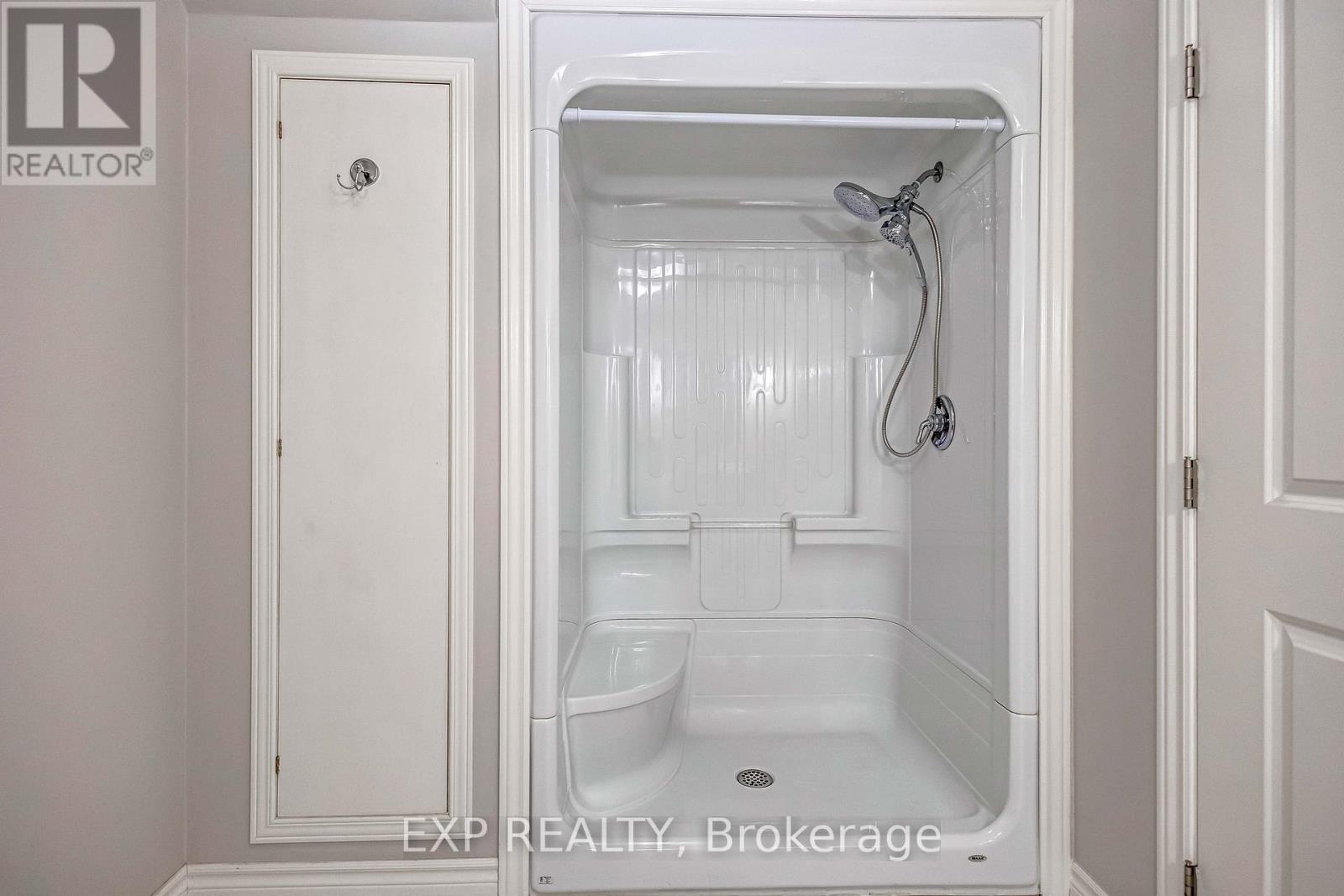 Photo 13 of 5585 Belmont Avenue, Niagara Falls ON