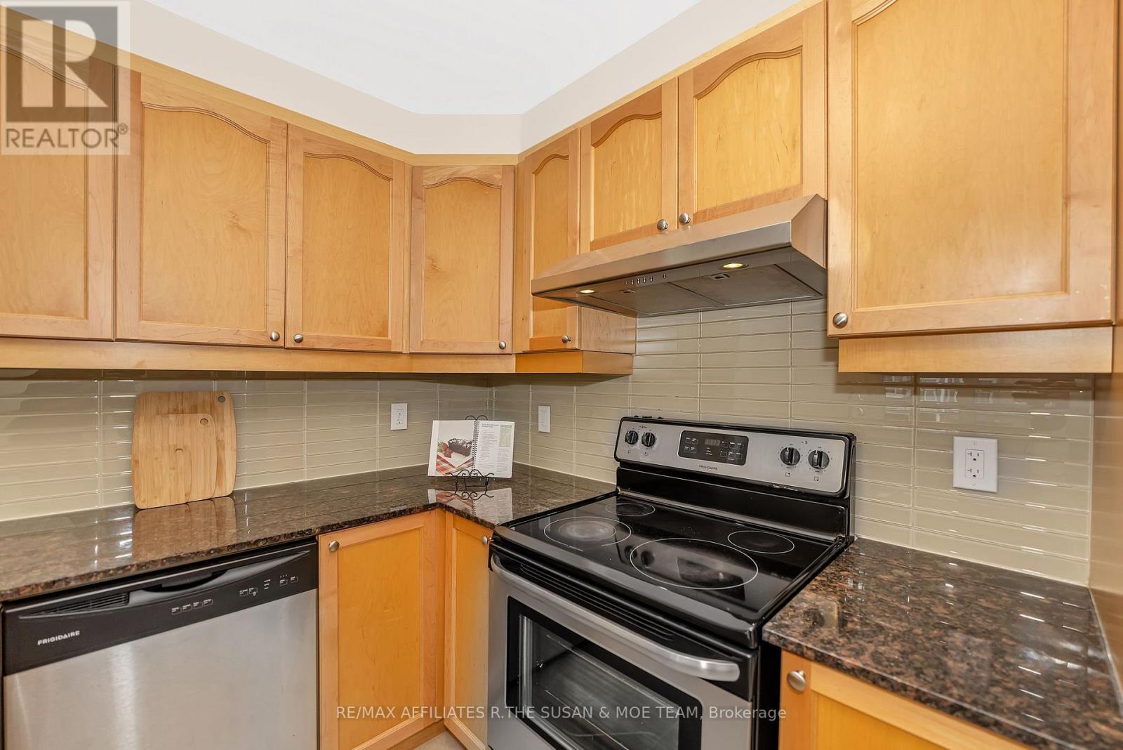 Photo 5 of 503 Coldwater Crescent, Ottawa ON