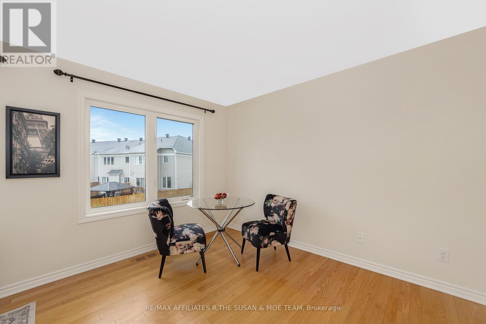 Photo 11 of 503 Coldwater Crescent, Ottawa ON