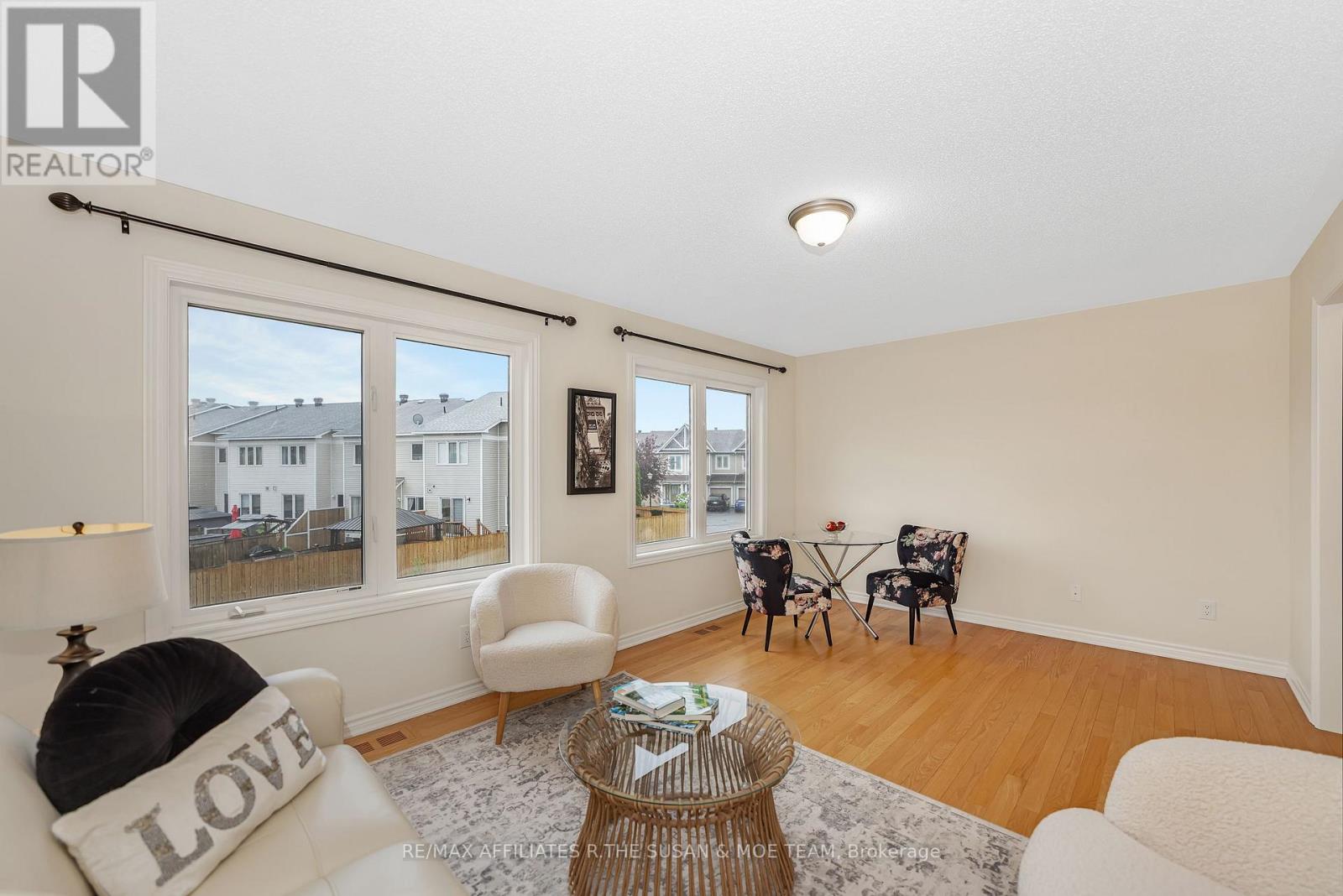 Photo 3 of 503 Coldwater Crescent, Ottawa ON