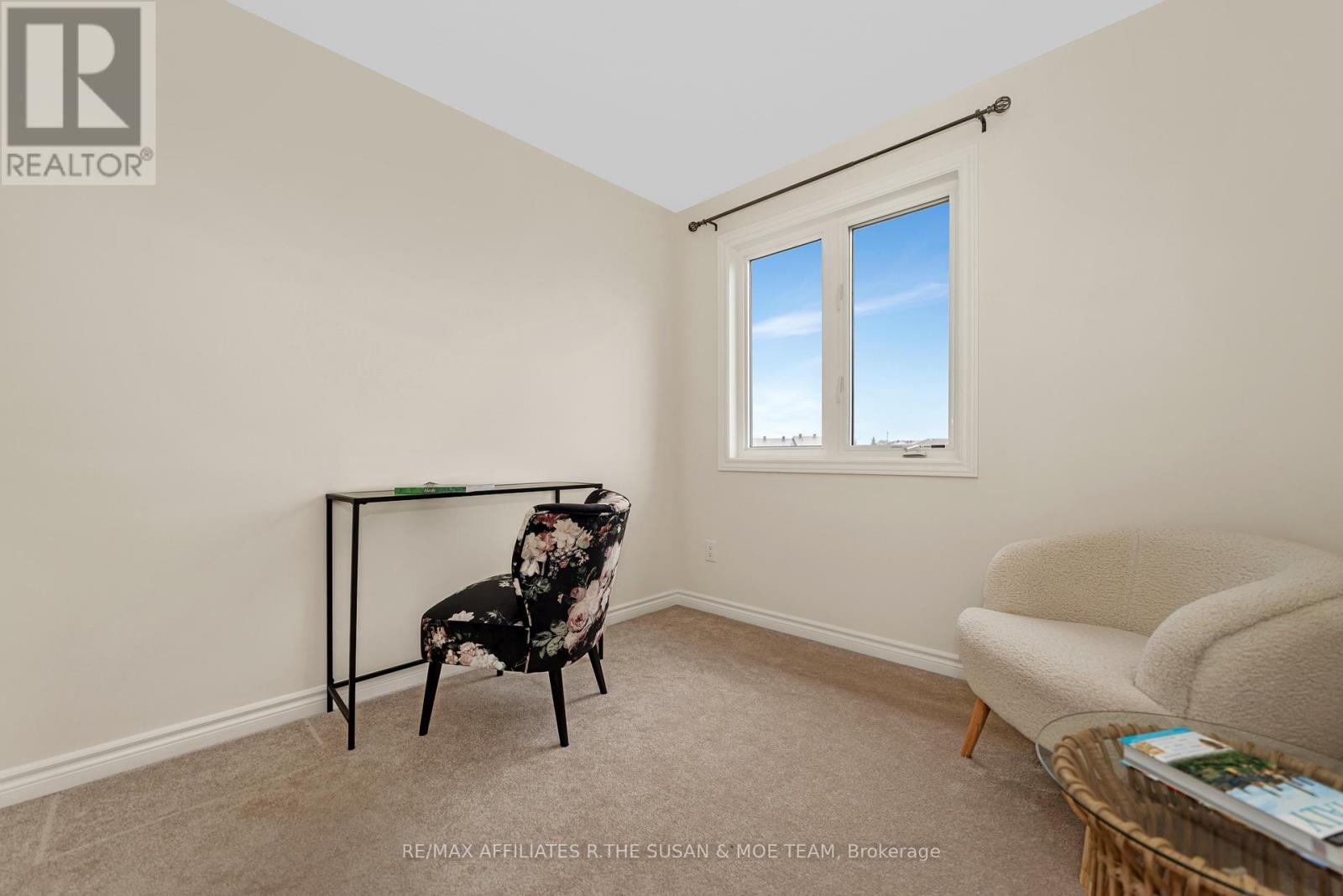 Photo 10 of 503 Coldwater Crescent, Ottawa ON