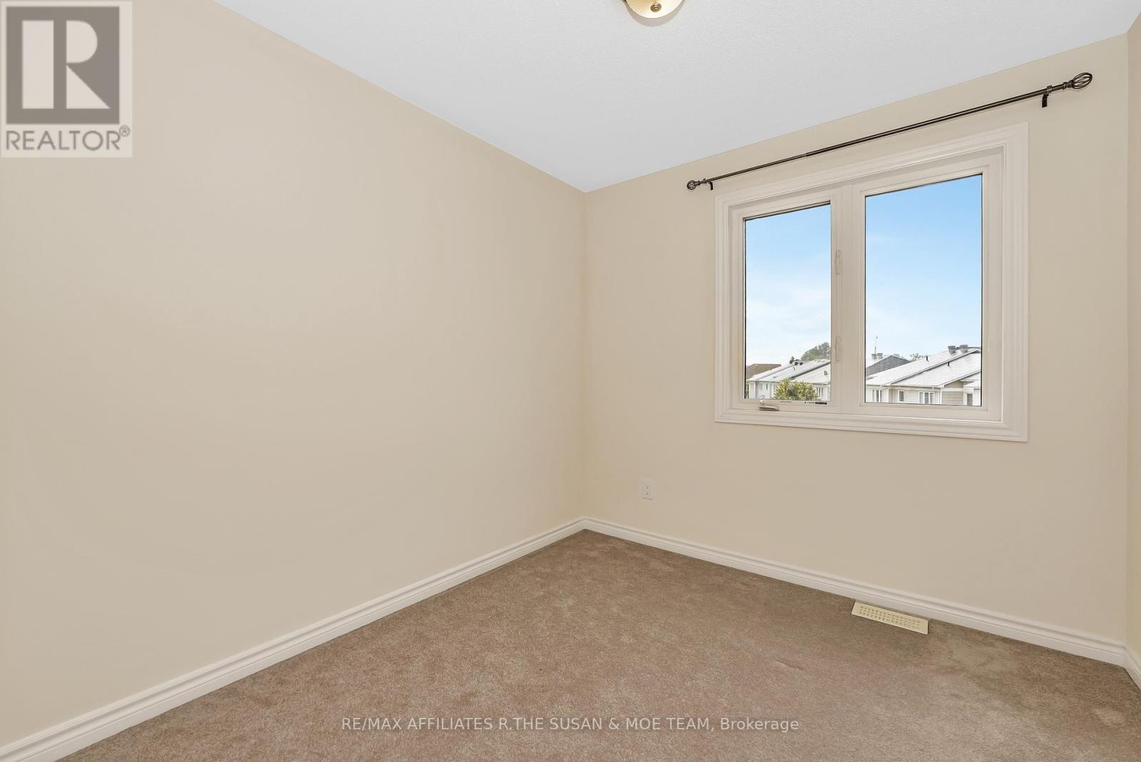 Photo 23 of 503 Coldwater Crescent, Ottawa ON