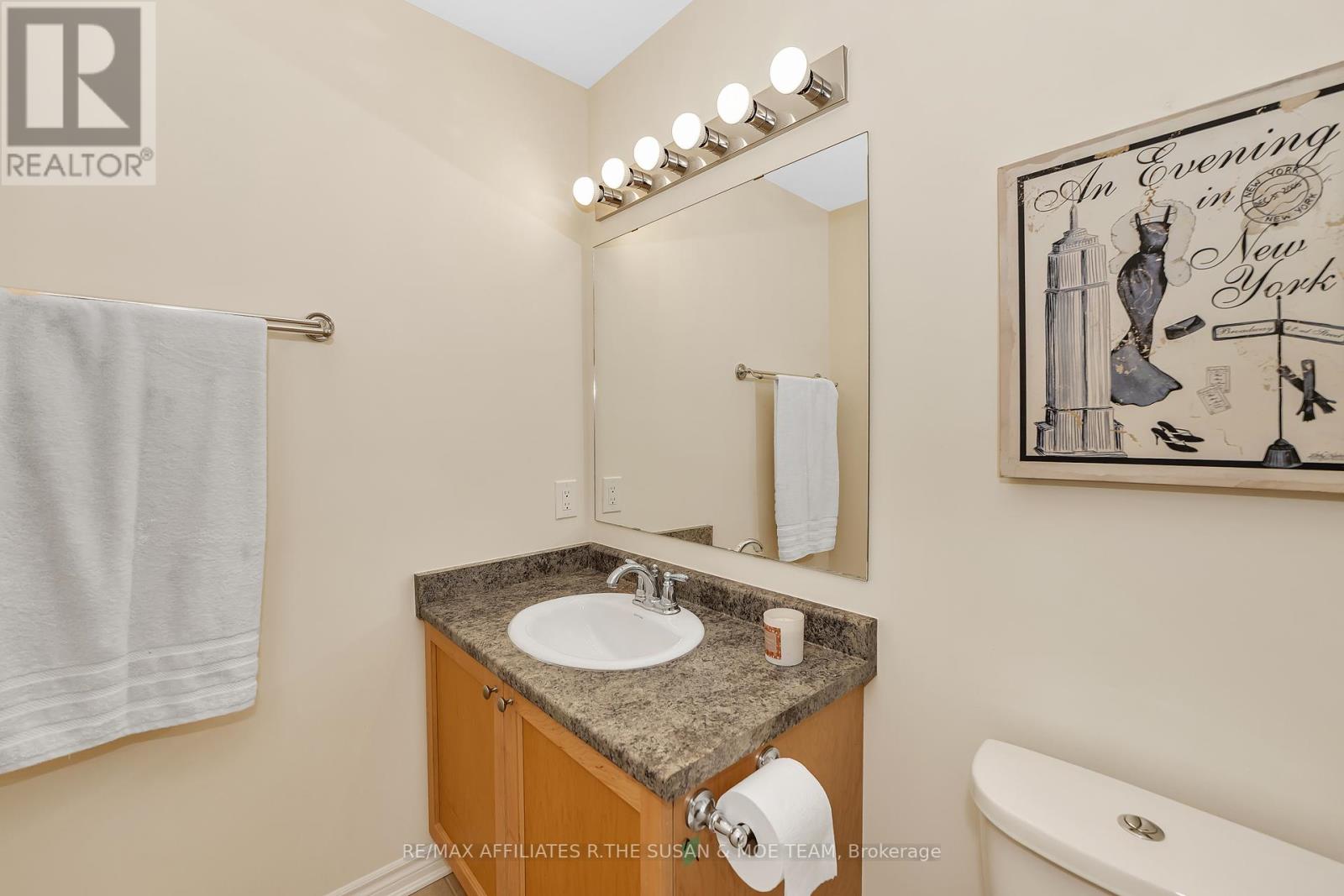 Photo 19 of 503 Coldwater Crescent, Ottawa ON