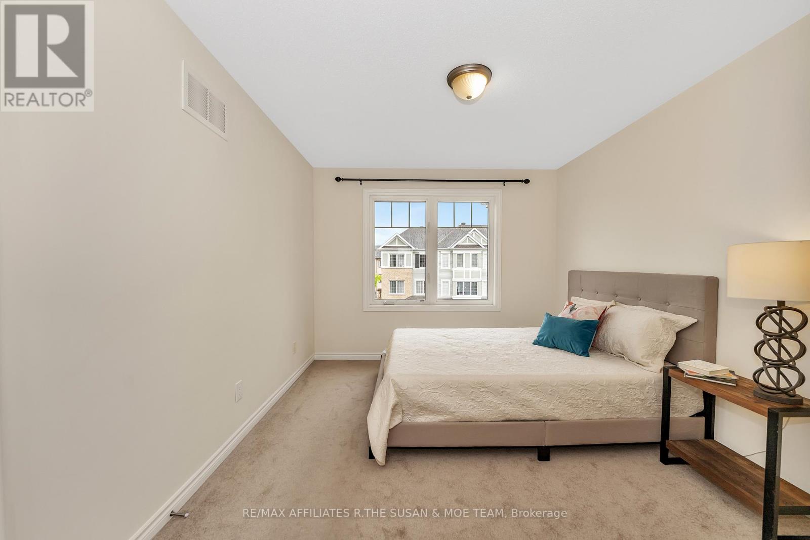Photo 29 of 503 Coldwater Crescent, Ottawa ON