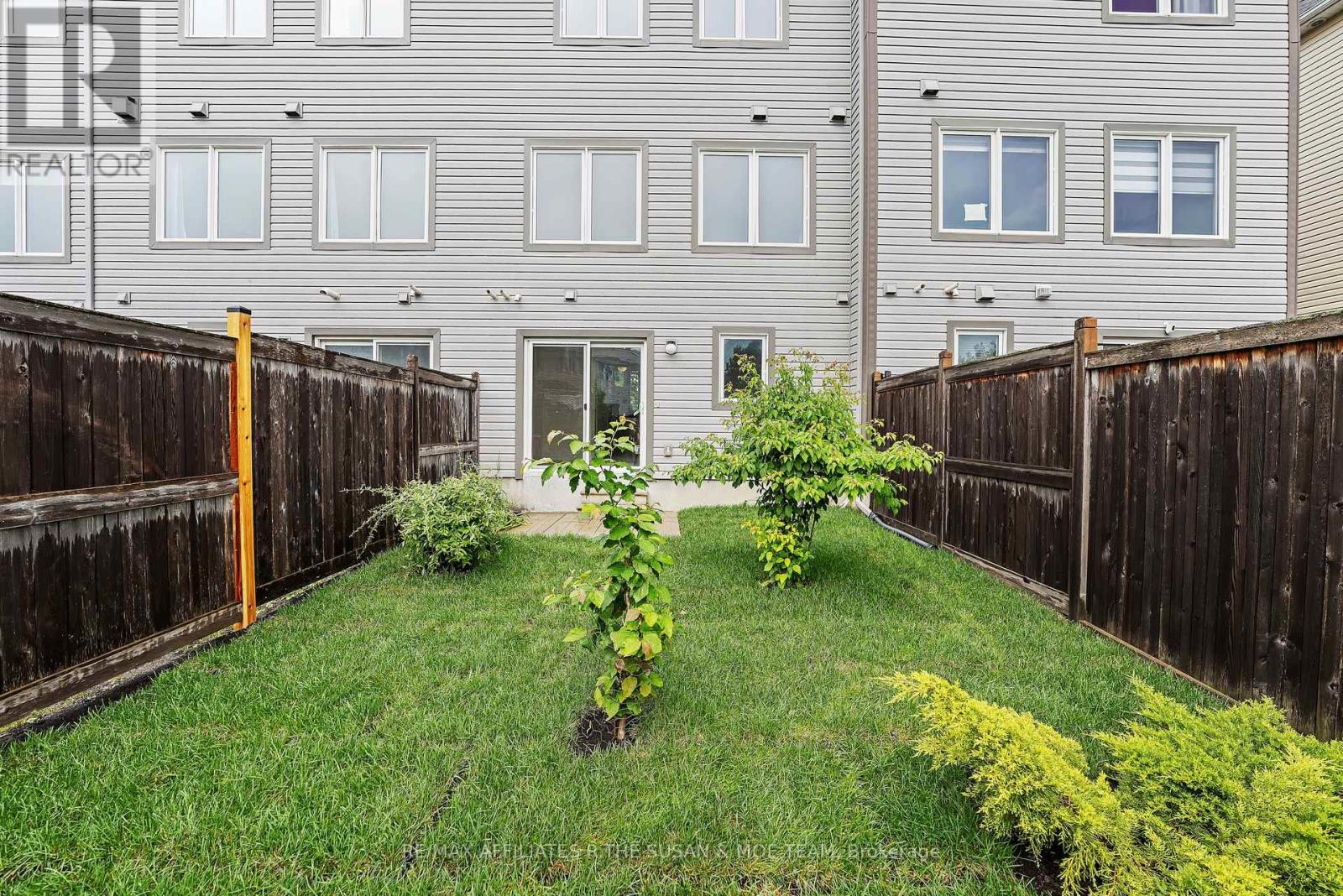 Photo 6 of 503 Coldwater Crescent, Ottawa ON