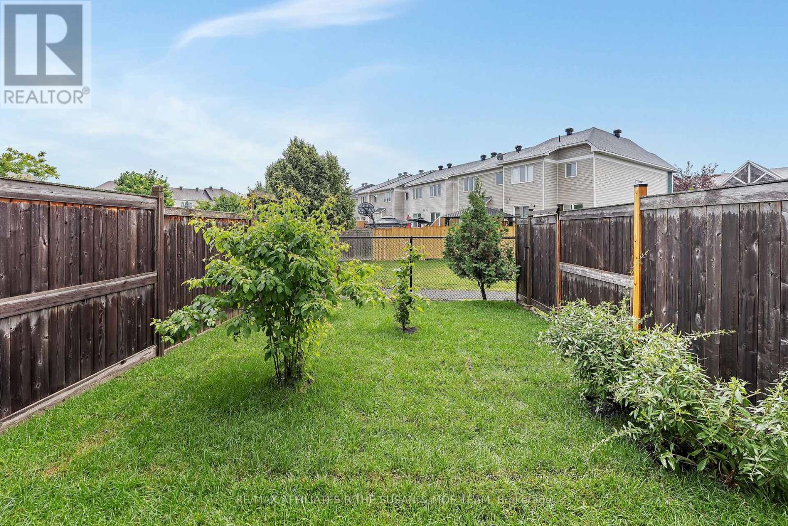 Photo 13 of 503 Coldwater Crescent, Ottawa ON