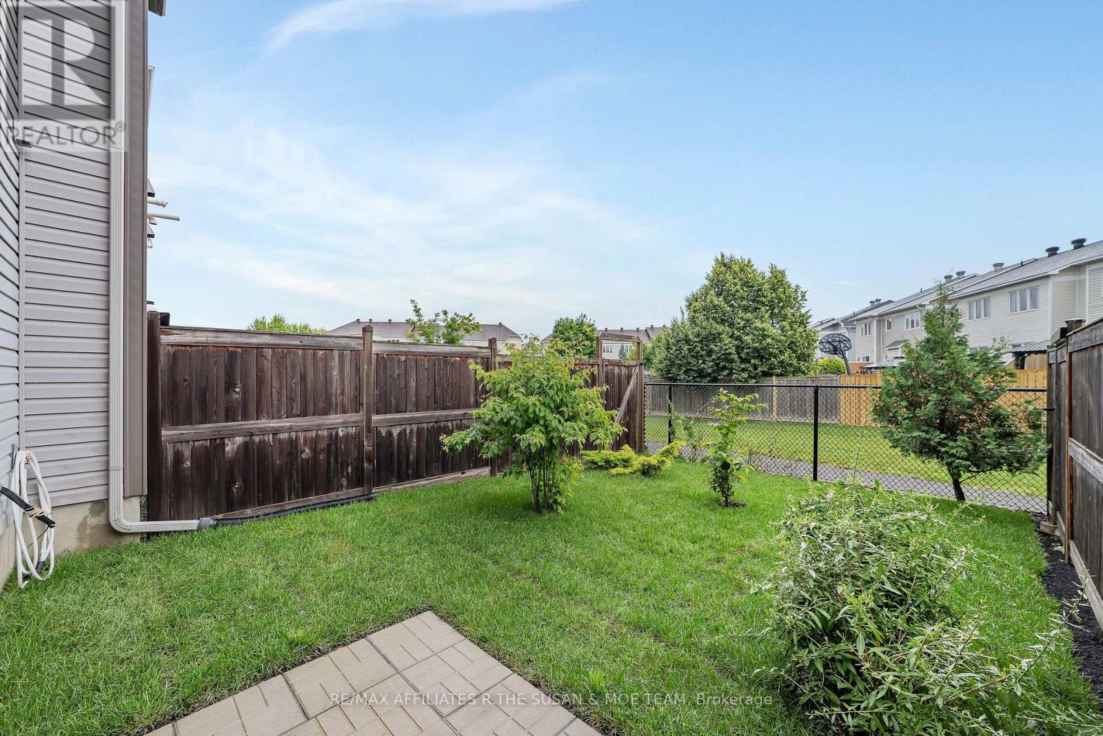 Photo 4 of 503 Coldwater Crescent, Ottawa ON
