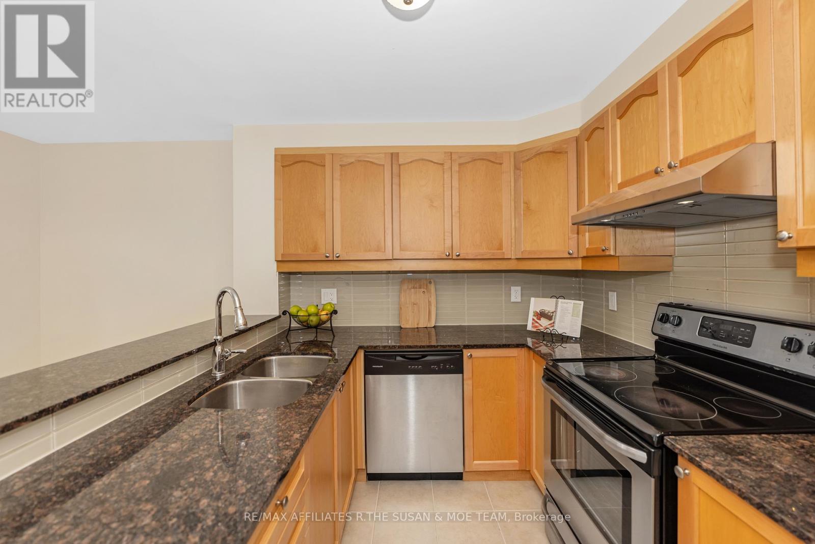 Photo 39 of 503 Coldwater Crescent, Ottawa ON