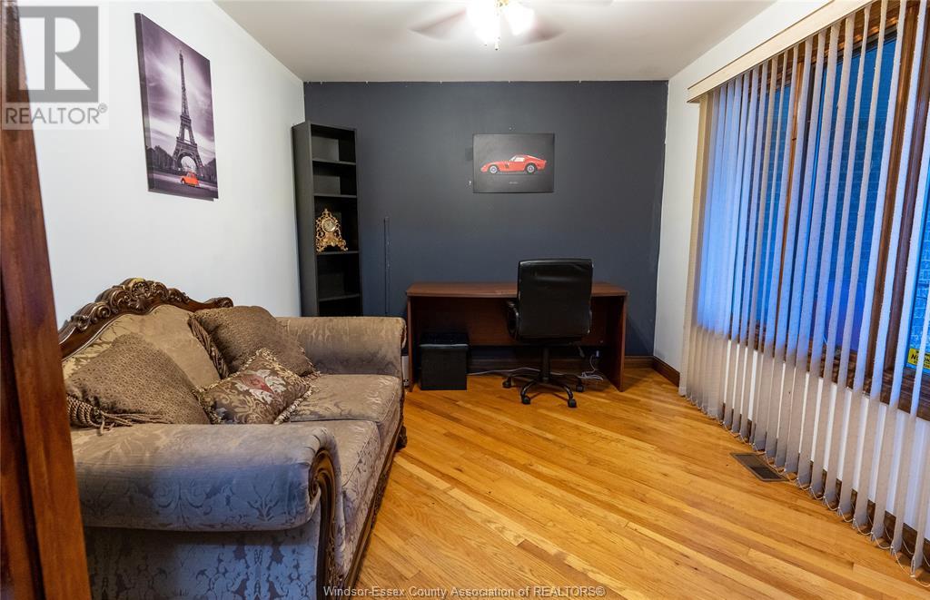 Photo 8 of 12310 Candlewood, Tecumseh ON