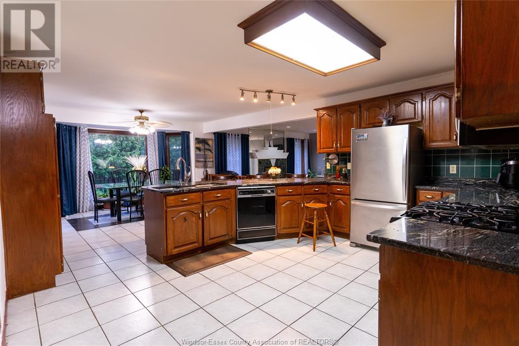 Photo 13 of 12310 Candlewood, Tecumseh ON