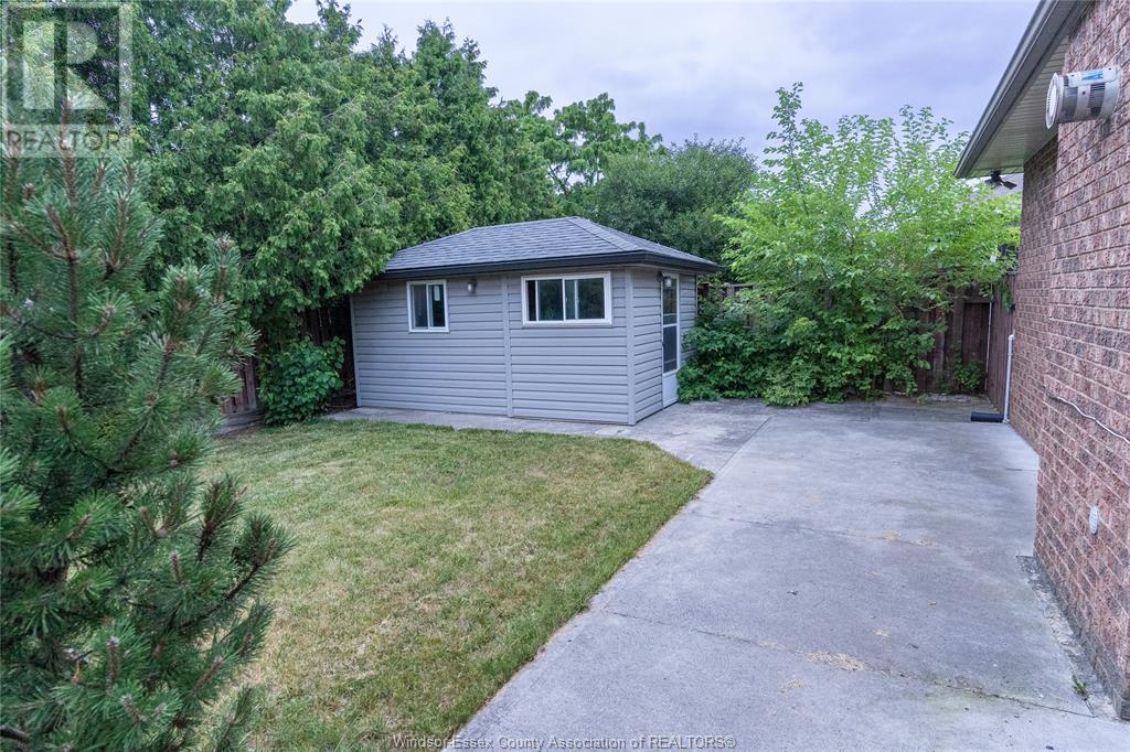 Photo 41 of 12310 Candlewood, Tecumseh ON