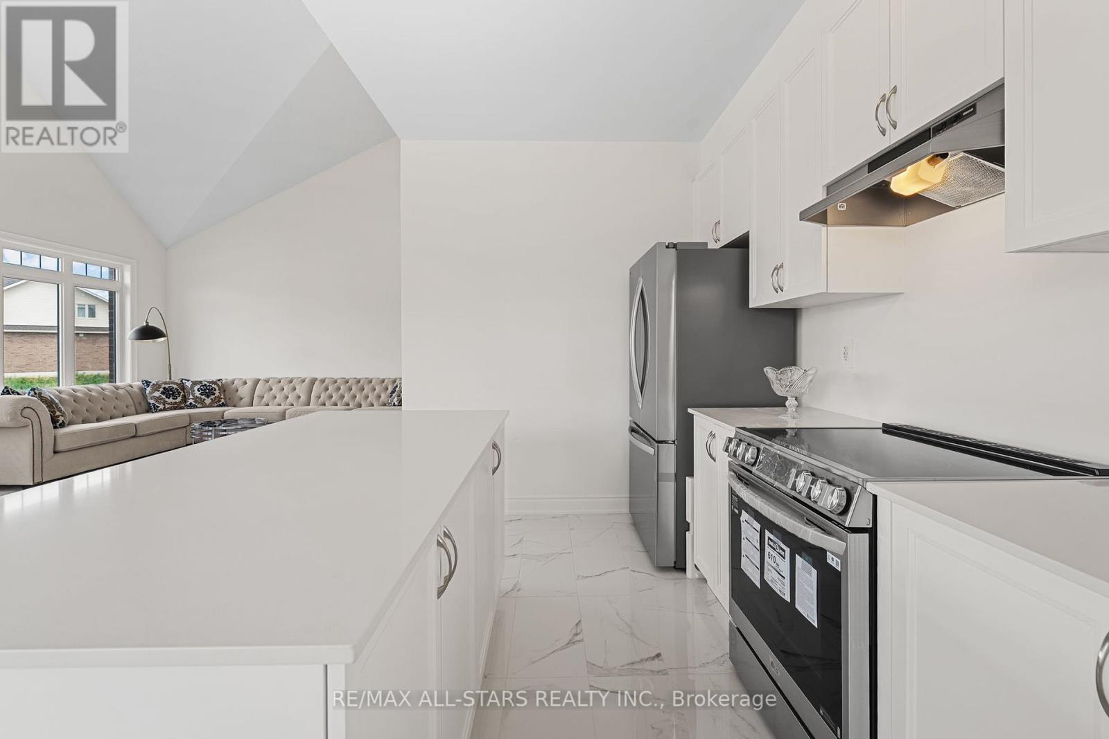 Photo 22 of 4 Palmira Drive, Georgina ON