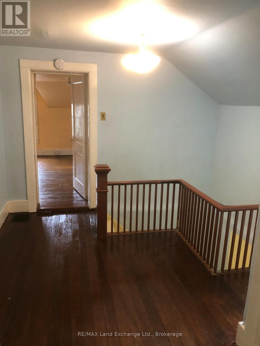 Photo 12 of 204 Amelia Street, Brockton ON