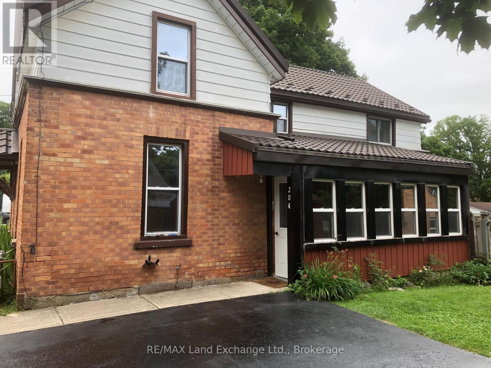 Photo 25 of 204 Amelia Street, Brockton ON