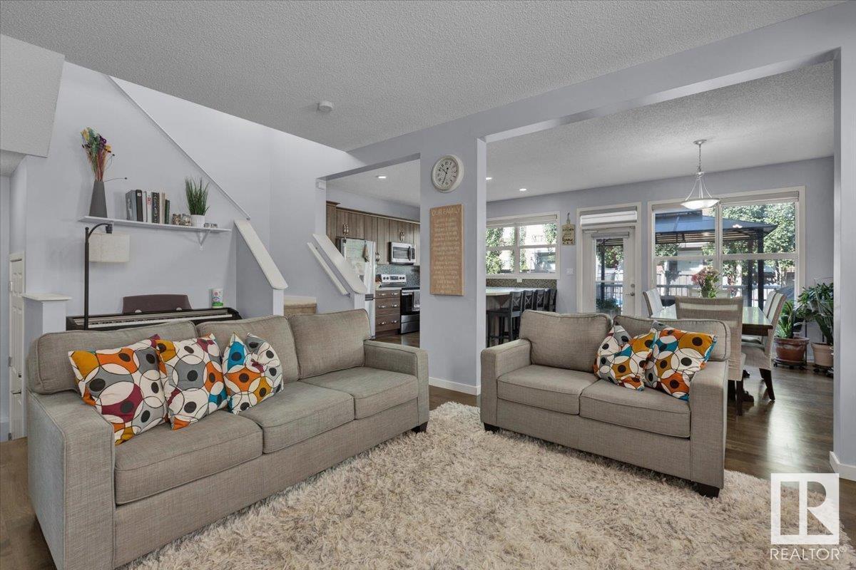 Photo 10 of 2585 Cole Cr Sw, Edmonton AB