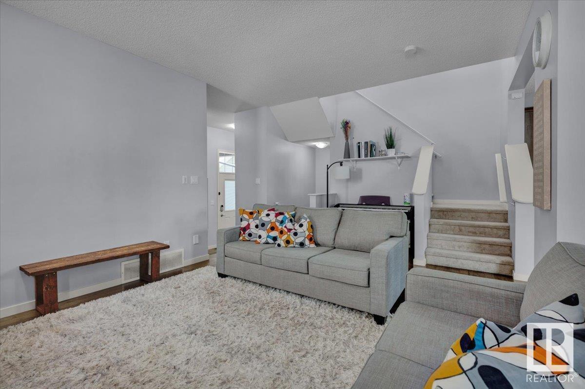 Photo 11 of 2585 Cole Cr Sw, Edmonton AB