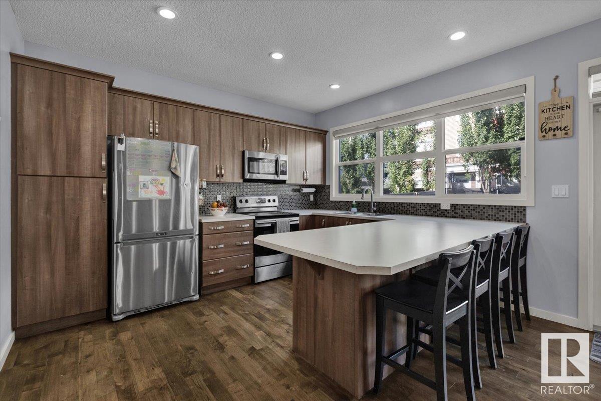 Photo 12 of 2585 Cole Cr Sw, Edmonton AB