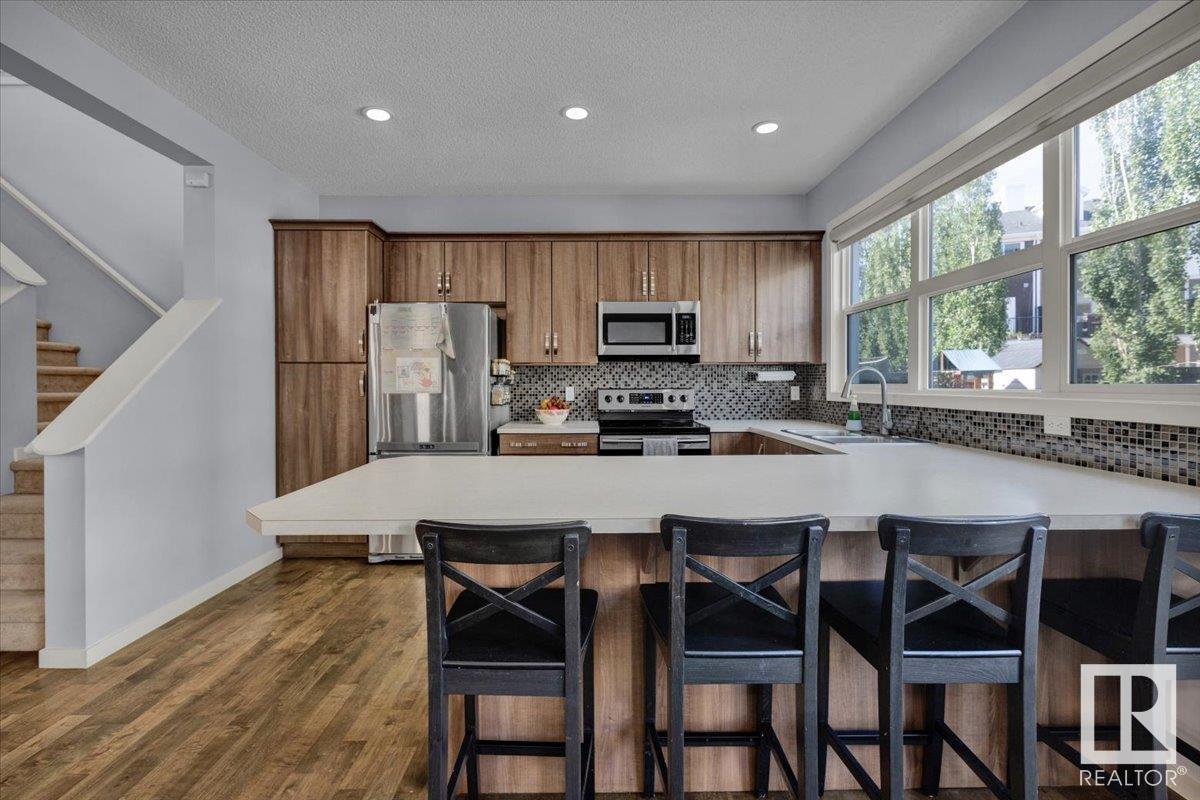 Photo 13 of 2585 Cole Cr Sw, Edmonton AB