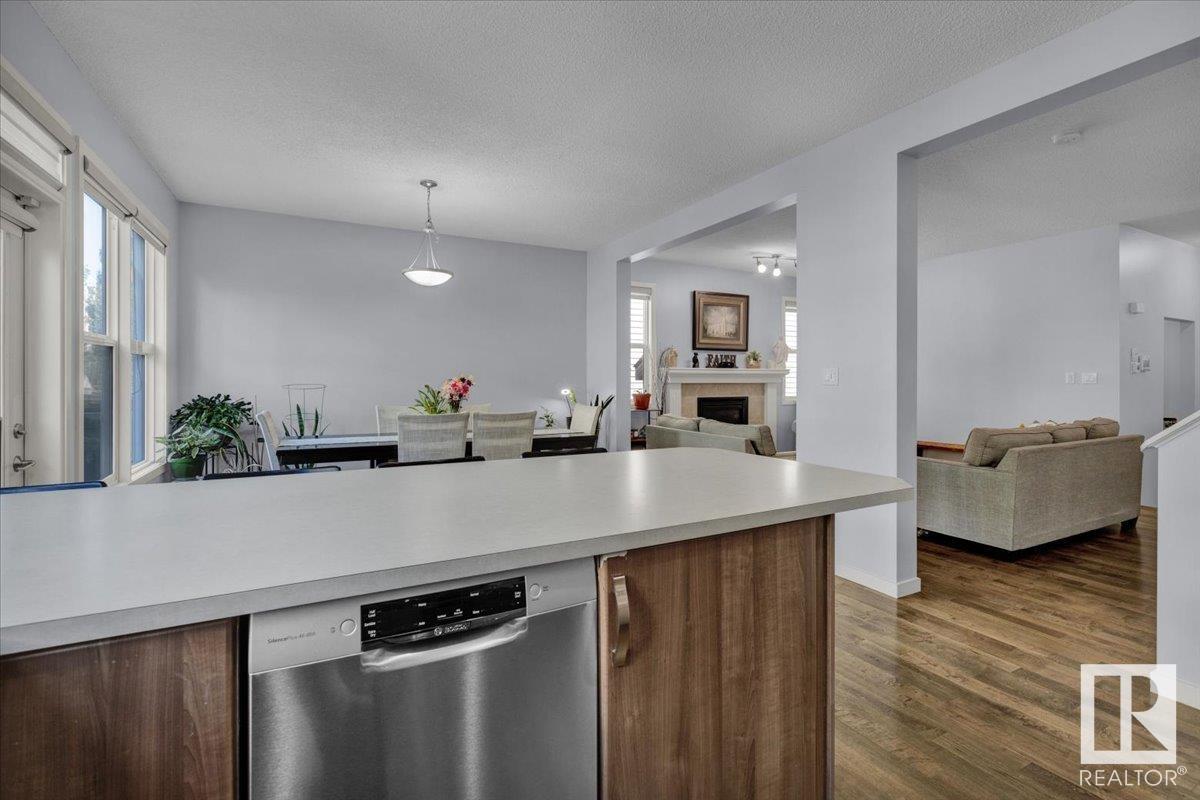 Photo 17 of 2585 Cole Cr Sw, Edmonton AB