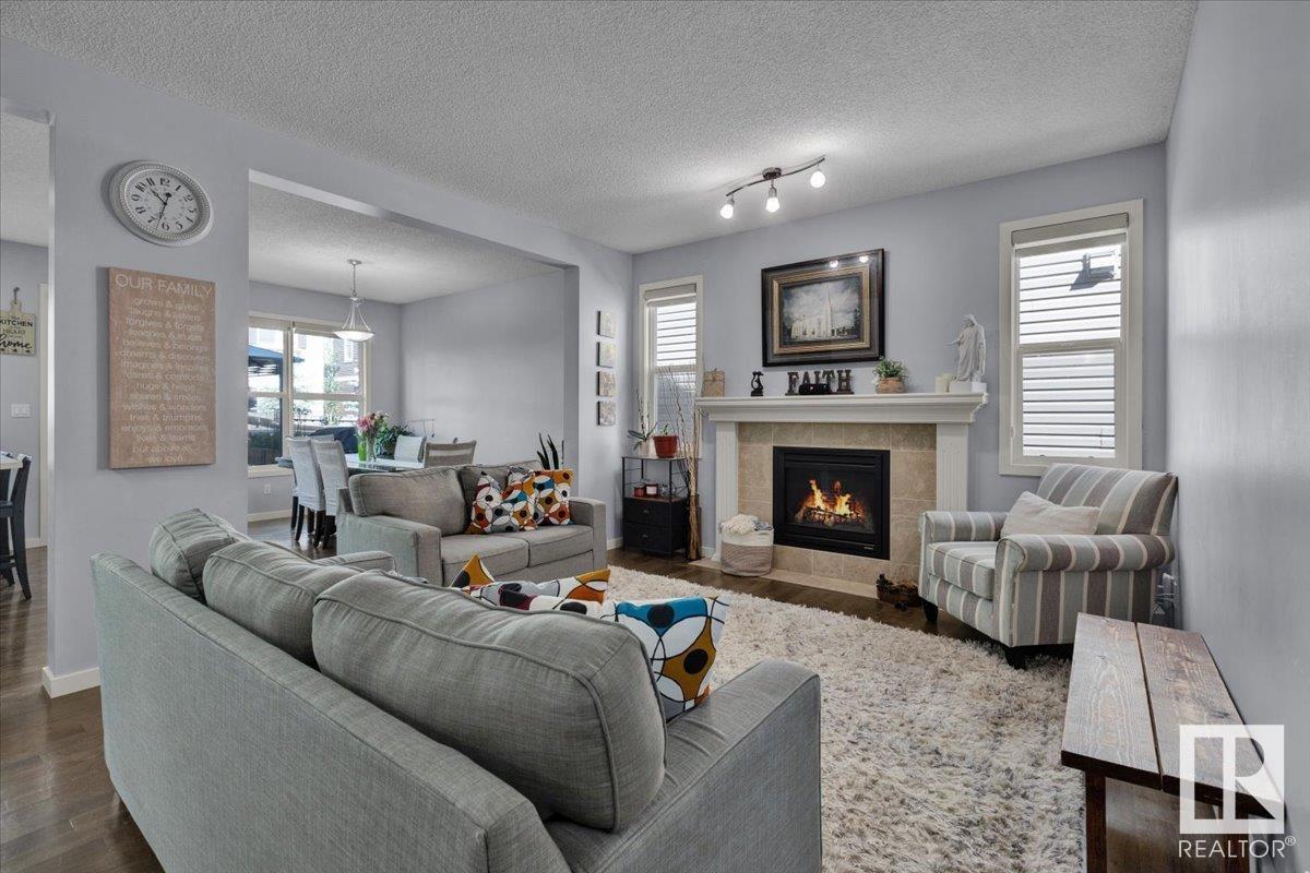 Photo 8 of 2585 Cole Cr Sw, Edmonton AB