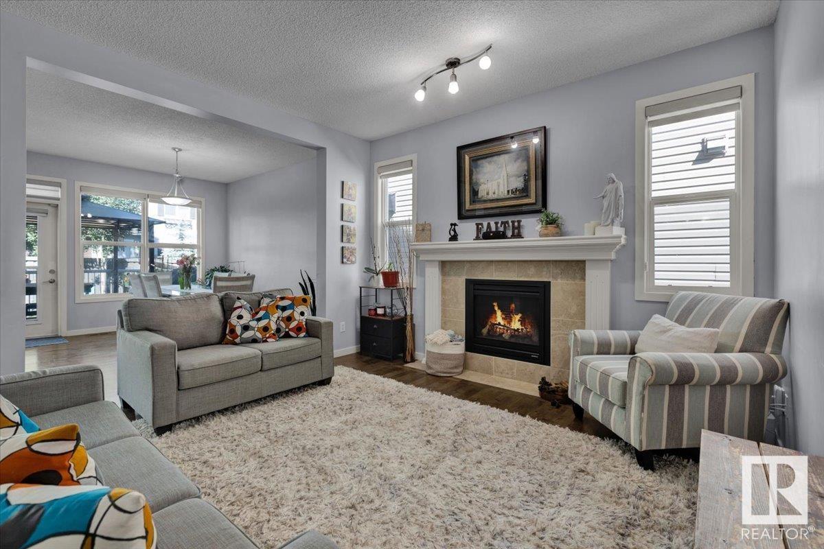 Photo 9 of 2585 Cole Cr Sw, Edmonton AB