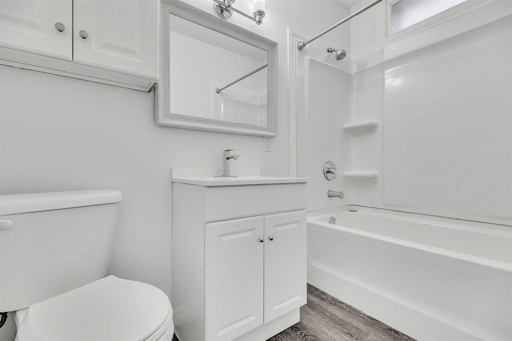 Photo 14 of 582 Windsor Avenue, Winnipeg MB