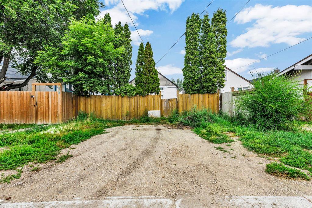 Photo 27 of 582 Windsor Avenue, Winnipeg MB