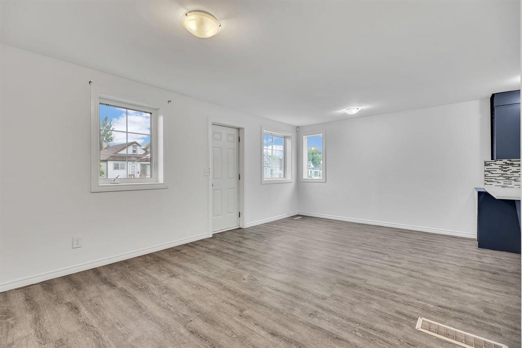 Photo 6 of 582 Windsor Avenue, Winnipeg MB
