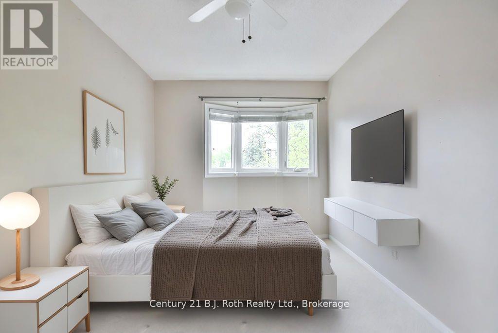 Photo 5 of 9 492 Laclie Street, Orillia ON