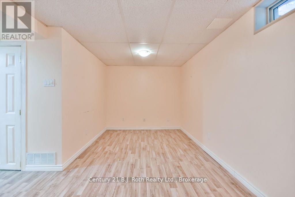 Photo 32 of 9 492 Laclie Street, Orillia ON