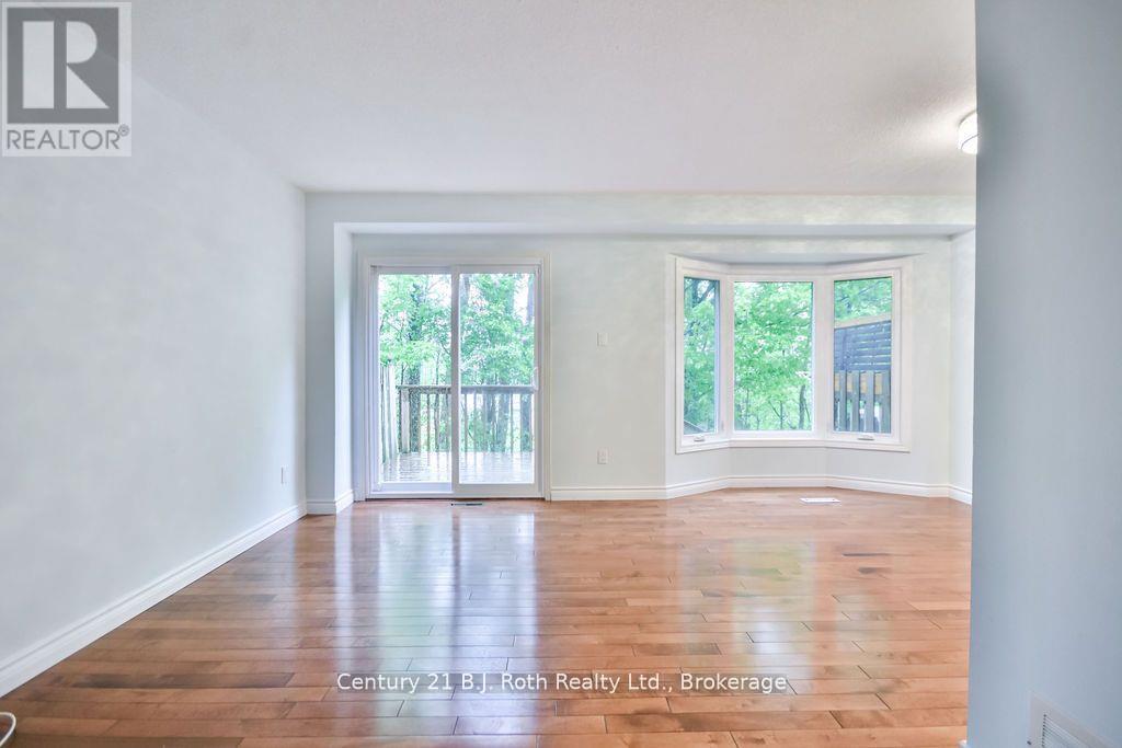 Photo 11 of 9 492 Laclie Street, Orillia ON
