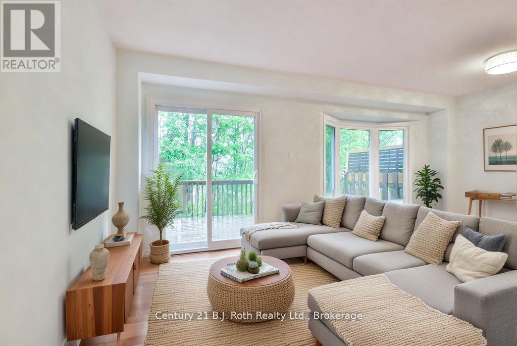 Photo 15 of 9 492 Laclie Street, Orillia ON
