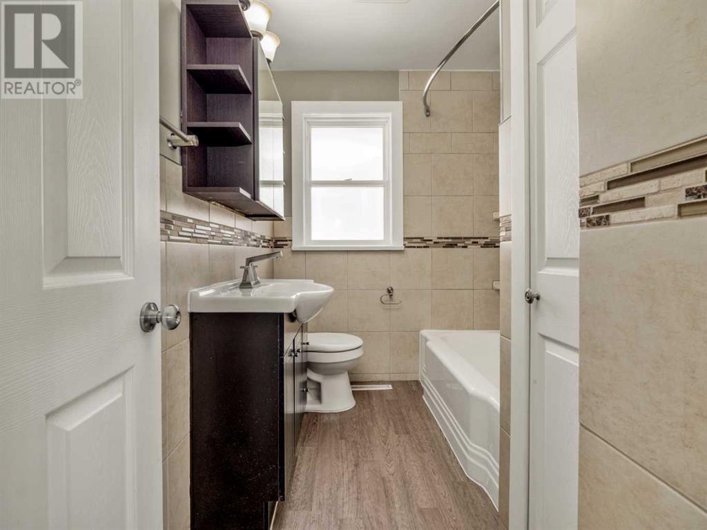 Single Family House Bungalow for Sale in   Avenue S Glendale Lethbridge 