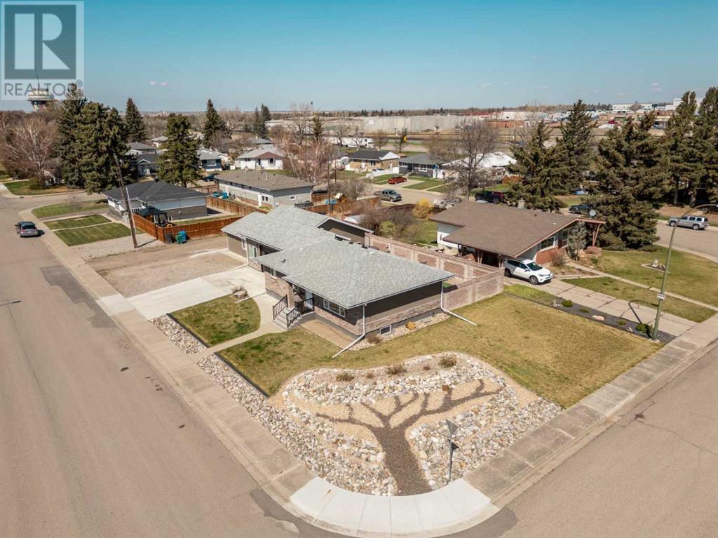 Single Family House Bungalow for Sale in   Avenue S Glendale Lethbridge 