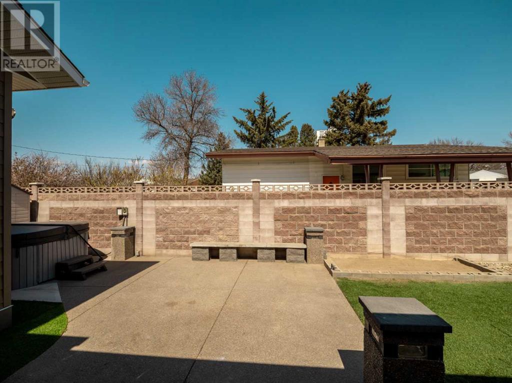Single Family House Bungalow for Sale in   Avenue S Glendale Lethbridge 