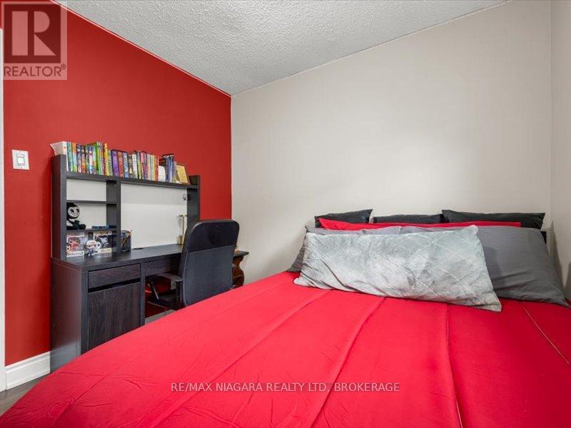 Photo 21 of 2393 Greenbank Trail S, Burlington ON