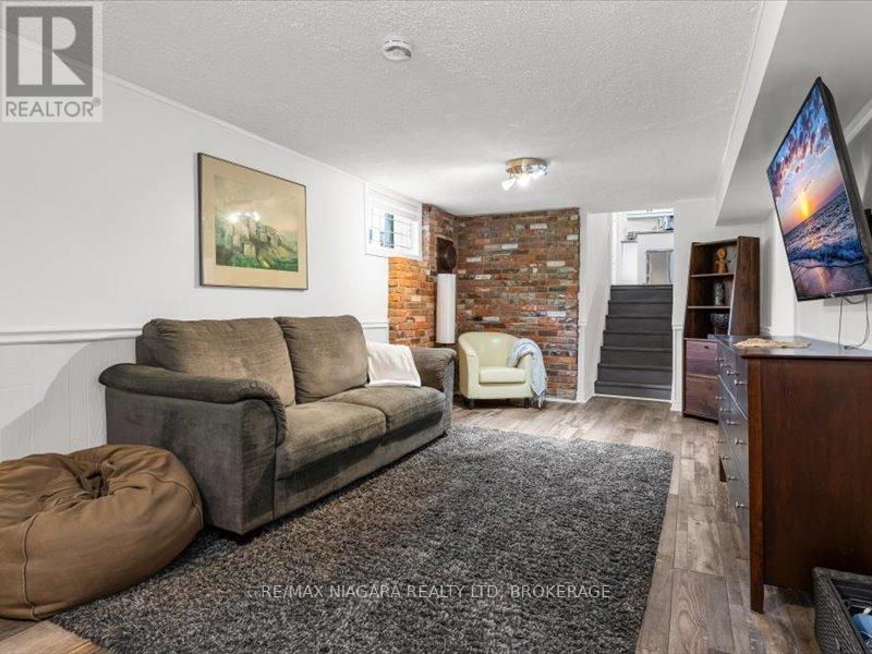 Photo 24 of 2393 Greenbank Trail S, Burlington ON