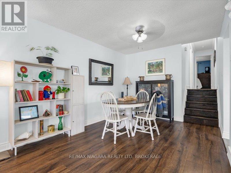 Photo 8 of 2393 Greenbank Trail S, Burlington ON