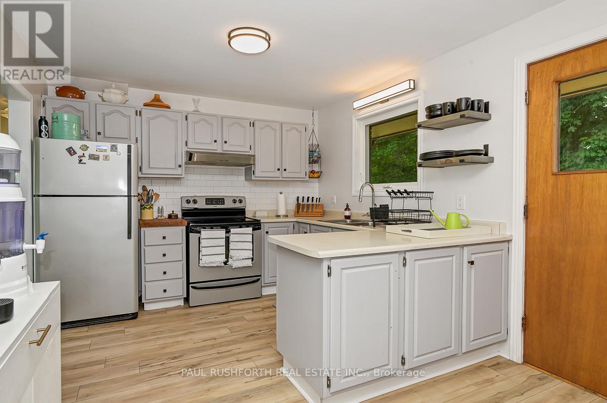 Photo 8 of 3153 Quesnel Drive S, Ottawa ON