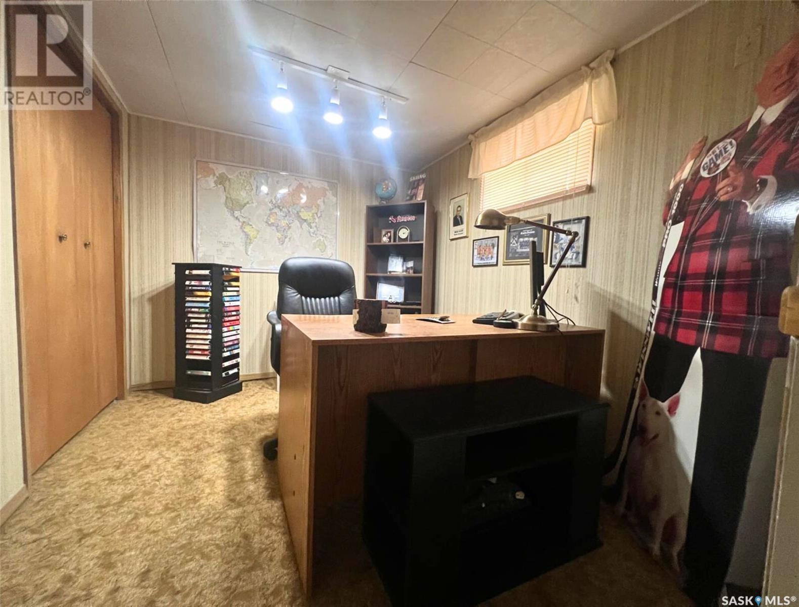 Single Family House Bungalow for Sale in  Grey STREET E Swift Current 