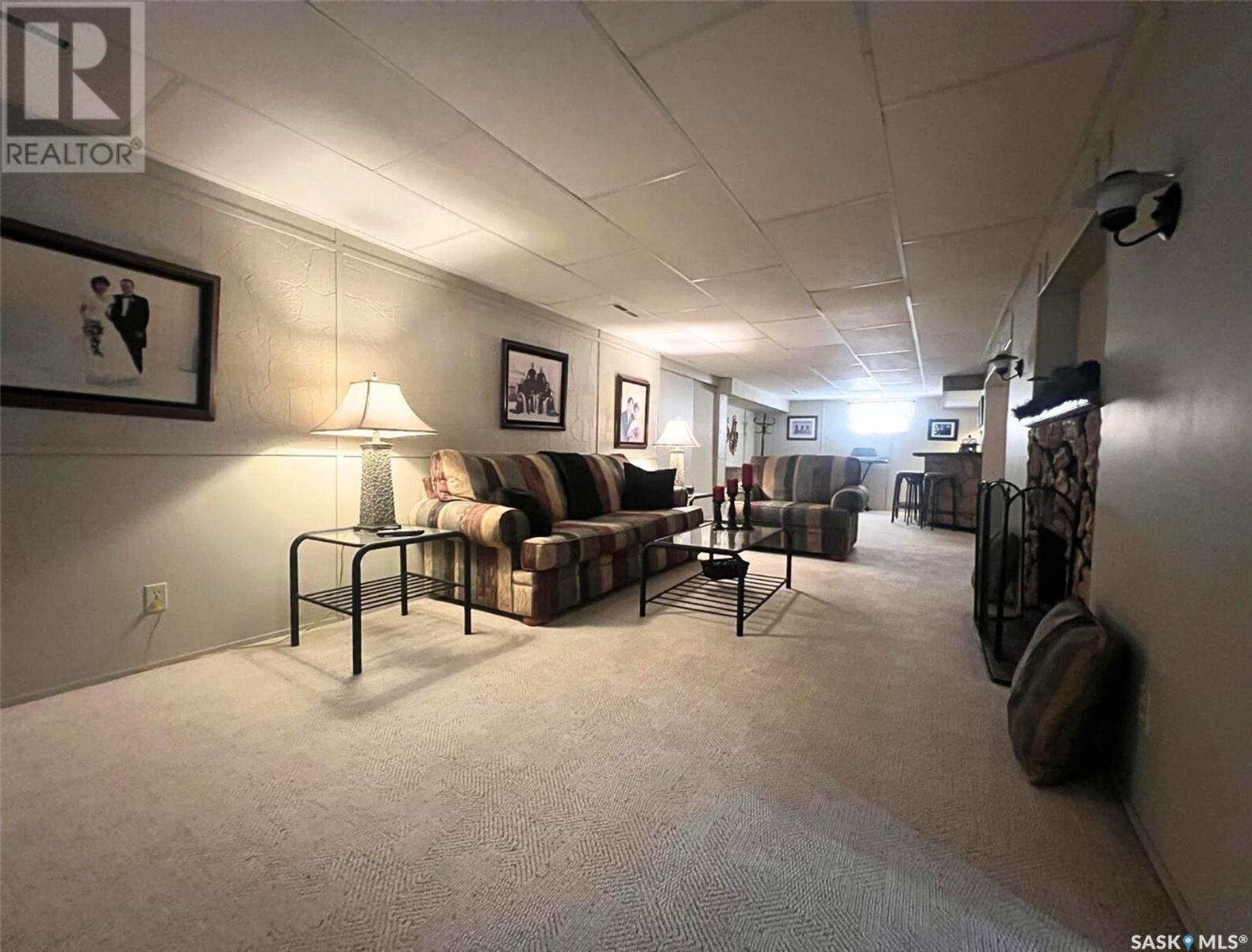 Single Family House Bungalow for Sale in  Grey STREET E Swift Current 