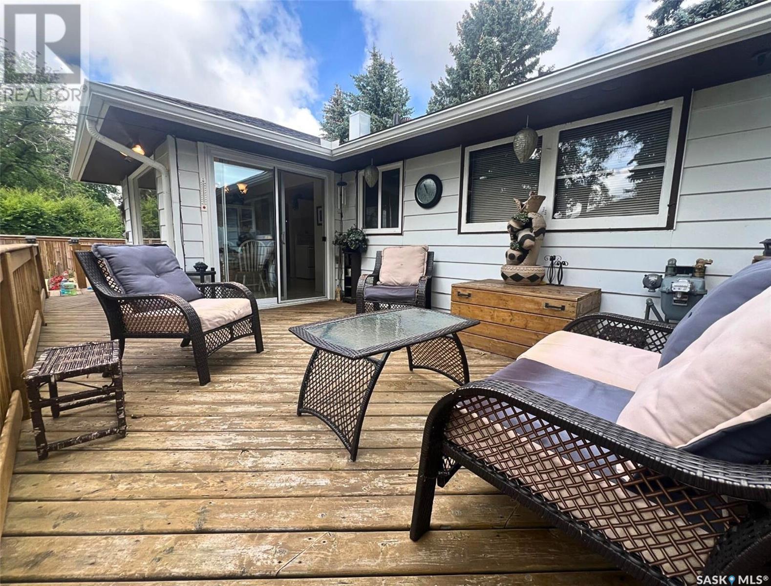 Single Family House Bungalow for Sale in  Grey STREET E Swift Current 