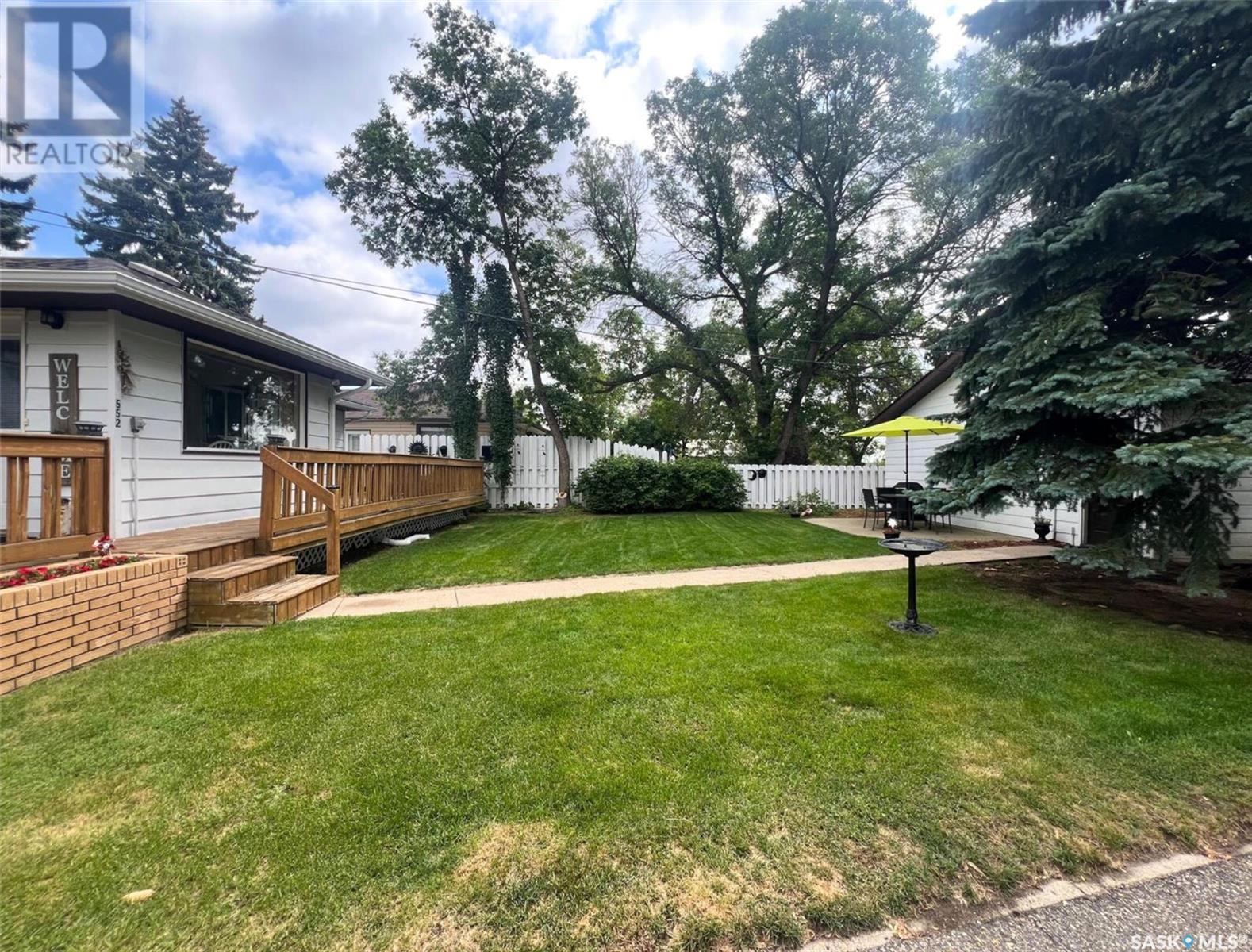 Single Family House Bungalow for Sale in  Grey STREET E Swift Current 