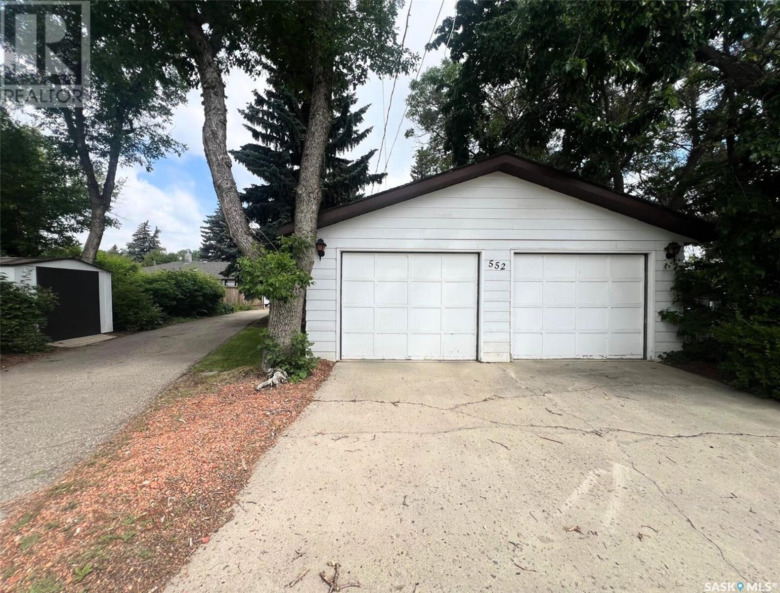 Single Family House Bungalow for Sale in  Grey STREET E Swift Current 