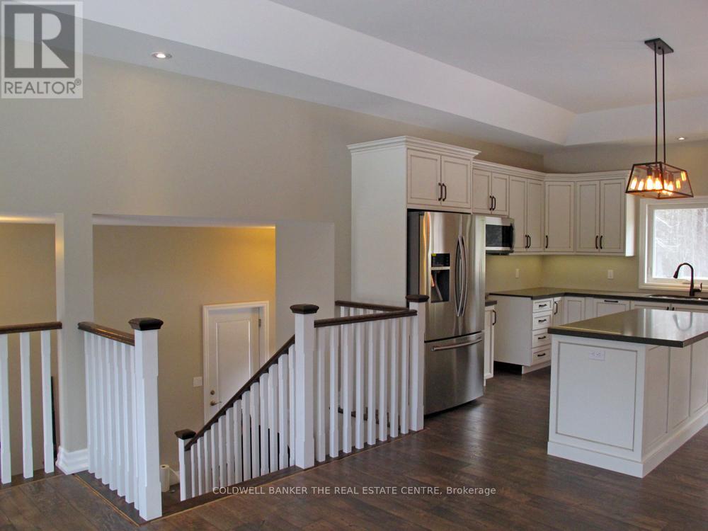Photo 3 of 52 Lembitu Avenue, Georgina ON